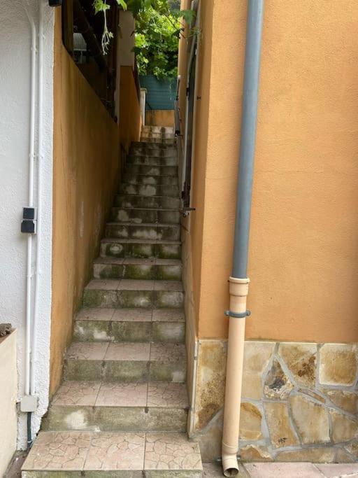 Villa Serenice - F2 Au Calme, Climatise, Wifi Et Parking Gratuit Luaran gambar