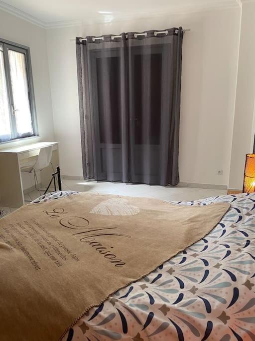 Villa Serenice - F2 Au Calme, Climatise, Wifi Et Parking Gratuit Luaran gambar