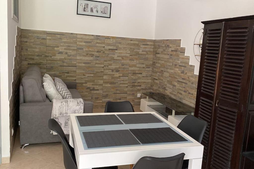 Villa Serenice - F2 Au Calme, Climatise, Wifi Et Parking Gratuit Luaran gambar